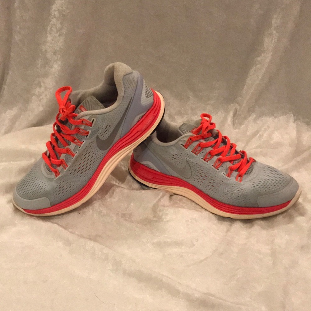 Nike Tennis Shoes | LUNARGLIDE 4